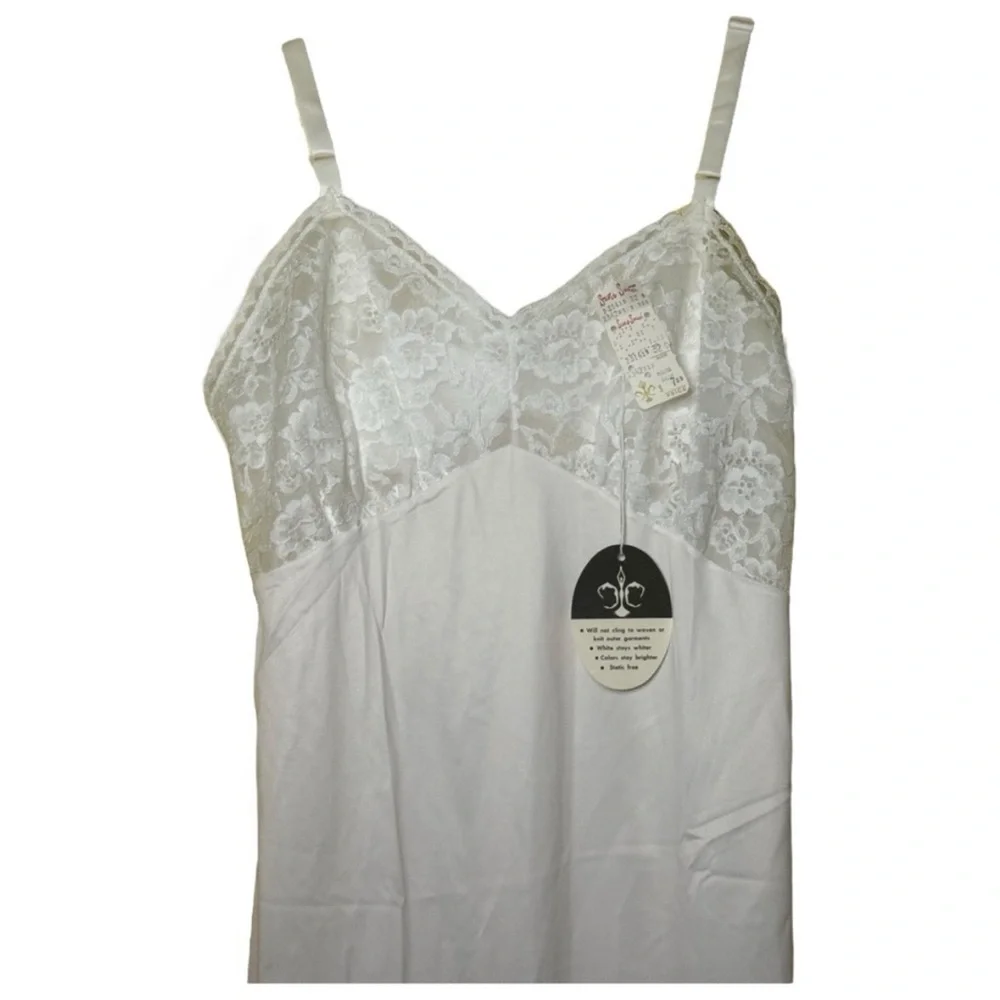 Sans Souci NWT Lace Detail 70s Slip Vintage Lingerie Bundle - Picture 10 of 15